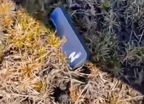 Парашютист показал, что стало с iPhone после падения с высоты более 4 километров