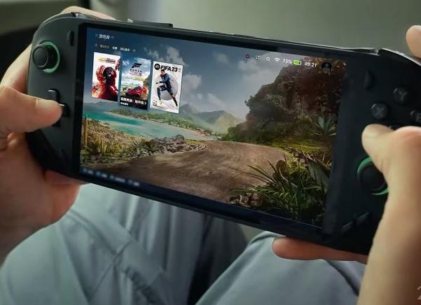 One Netbook представила портативную консоль Onexfly с процессором AMD Ryzen 7 7840U